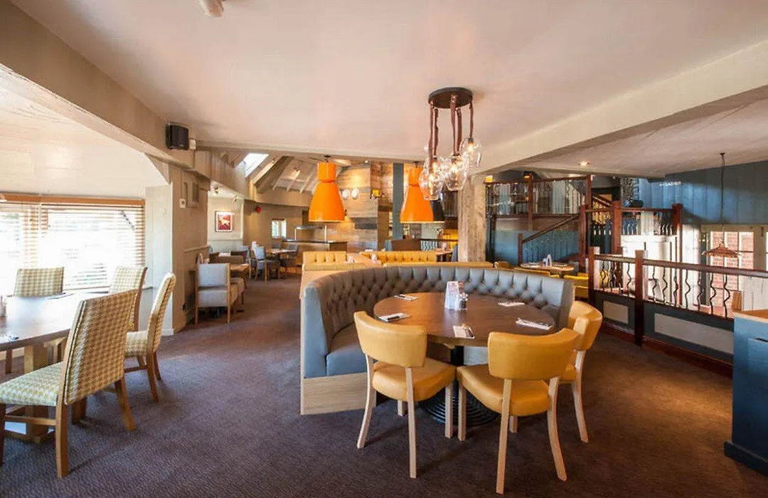 Premier Inn Tamworth Central-1