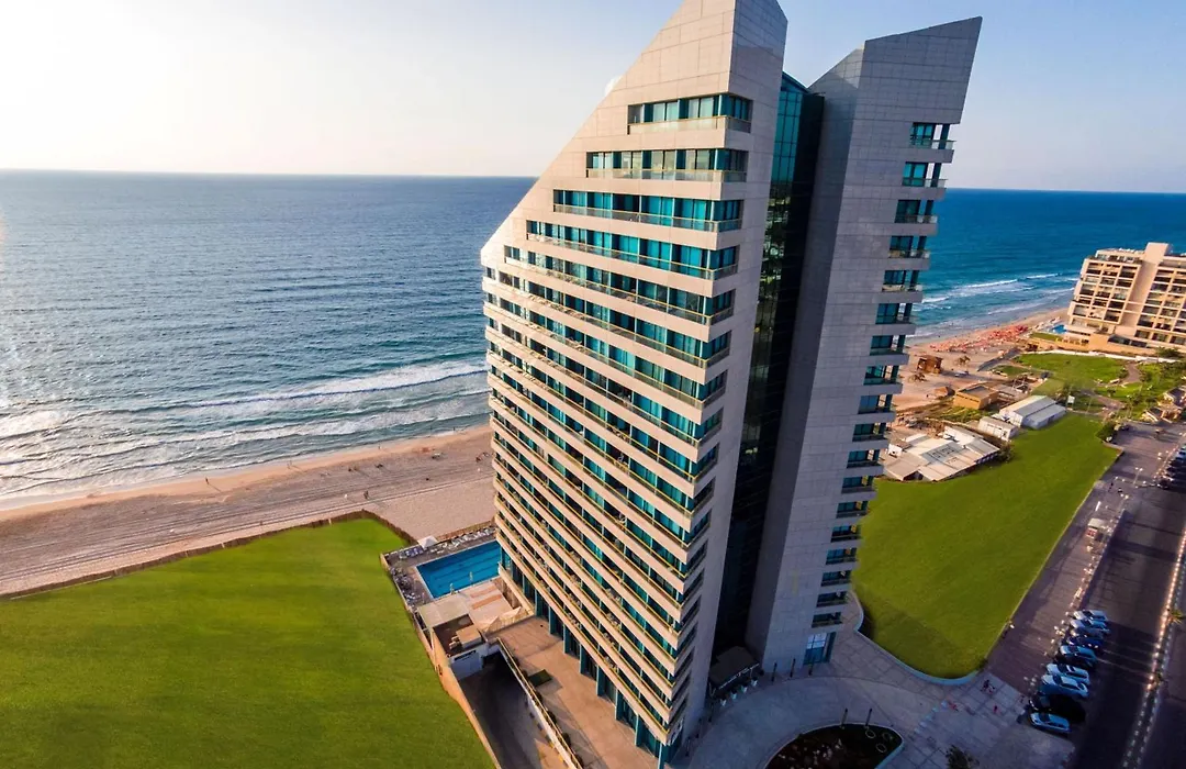 Herbert Samuel Okeanos Suites Herzilya-1