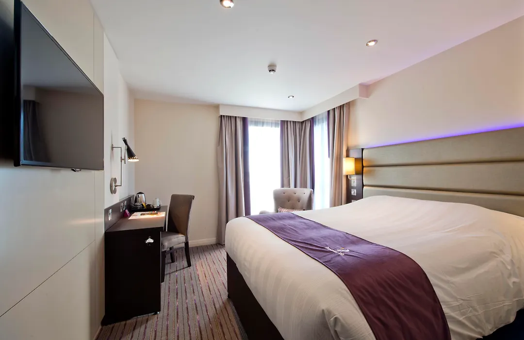 Premier Inn London Tolworth-1