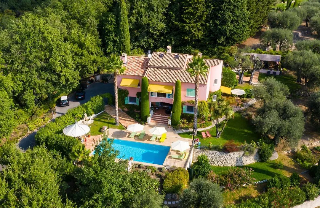 Mas Du Roc Bed & Breakfast-1