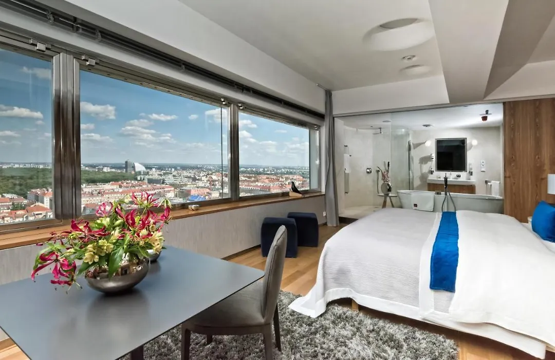One Room Hotel-1