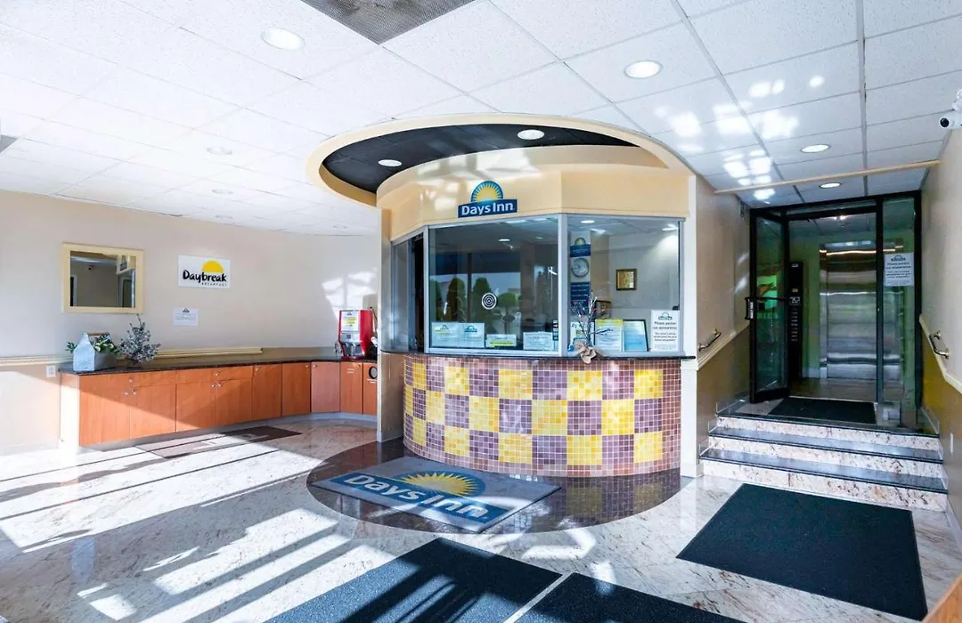 Days Inn By Wyndham Hartford/Closest Downtown-1