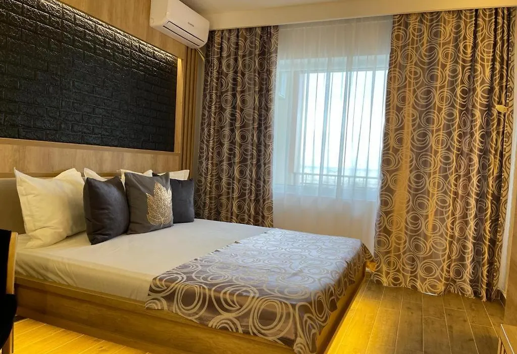 Hotel Tomis-1