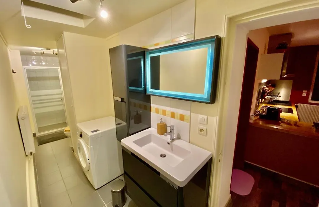 Suite avec Jacuzzi et Sauna Privée-1
