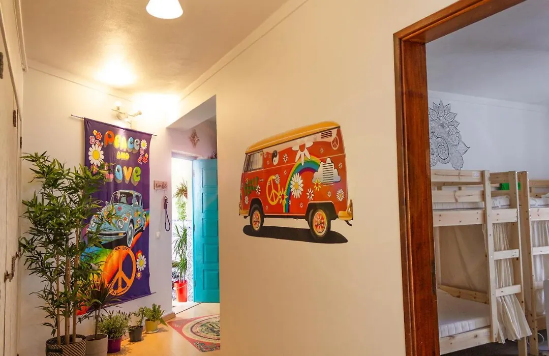 Paz & Amor Guest House - Peace & Love-1