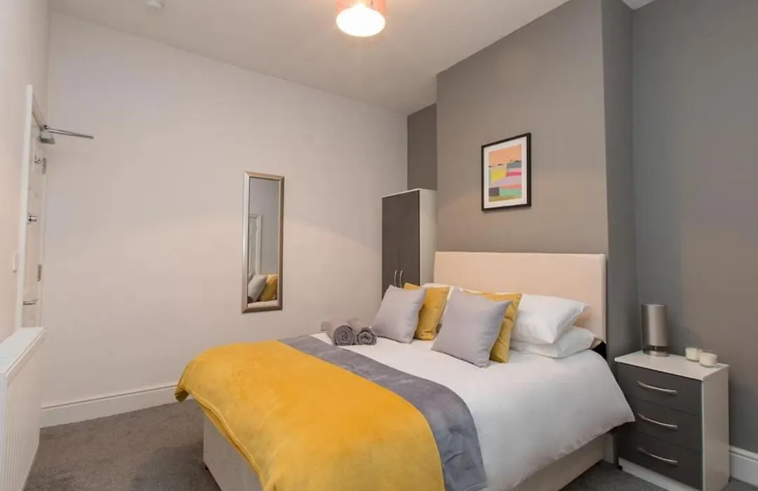 Townhouse @166 Ruskin Rd-1
