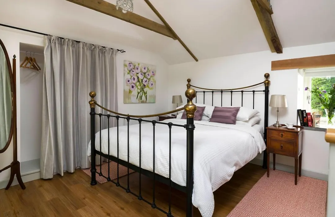 Red River Stables - Peaceful, Beautiful Grounds, Swimming Pool, Central Location For West Cornwall-1