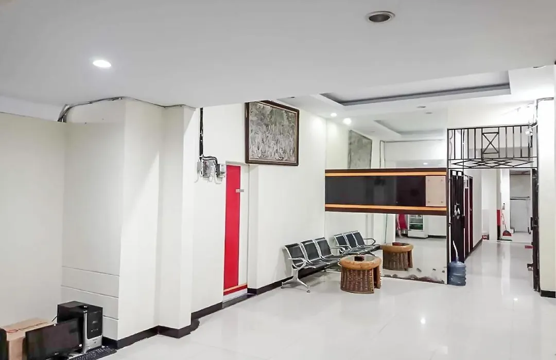 Agnes Residence Near Blok M Mitra Reddoorz-1