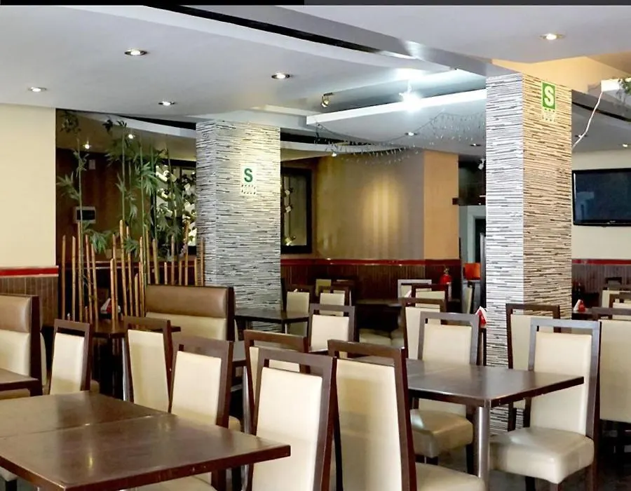 Hotel Mundo-1