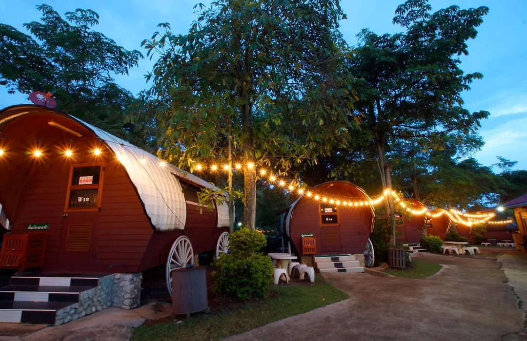 Thongsomboon Club Hotel-1