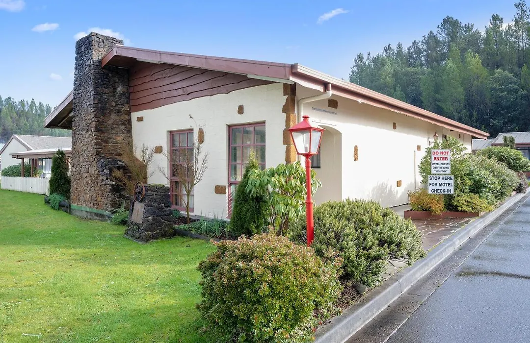 Gold Rush Inn-1