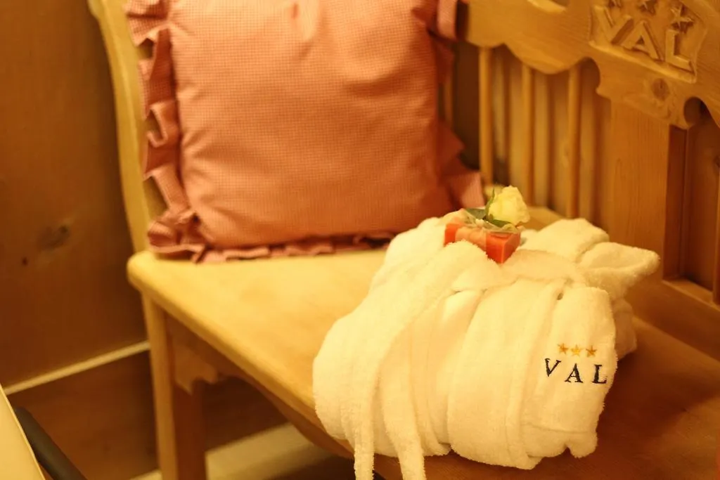 Hotel Val-1