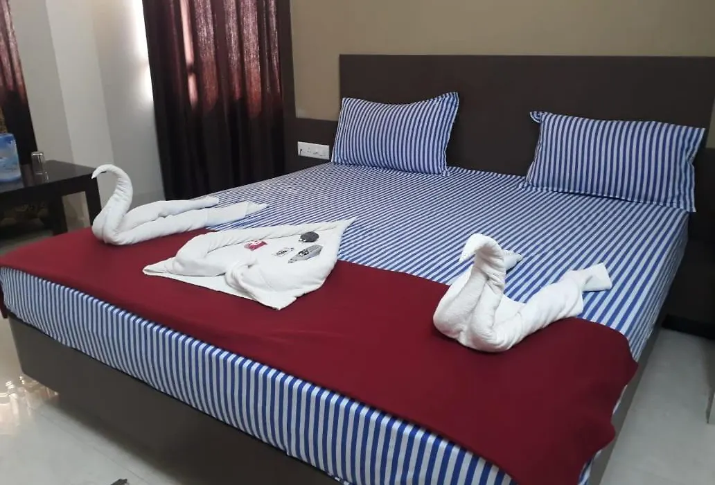 Goroomgo Hotel Uk Palace Puri-1