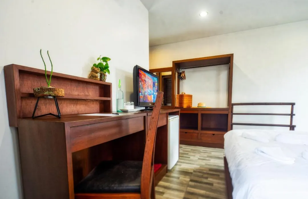 Ban Kong Rao Guesthouse - Quiet Santitham Oasis - Charming Garden & Mountain Views-1