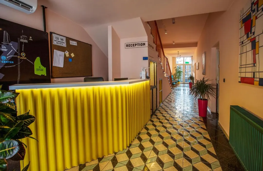 Hotel 4 Llulla-1