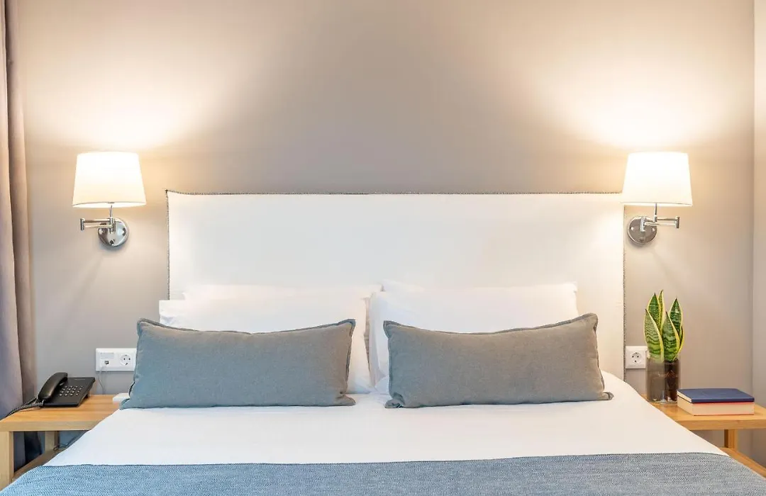 Chroma Fashion Rooms & Apartments-1
