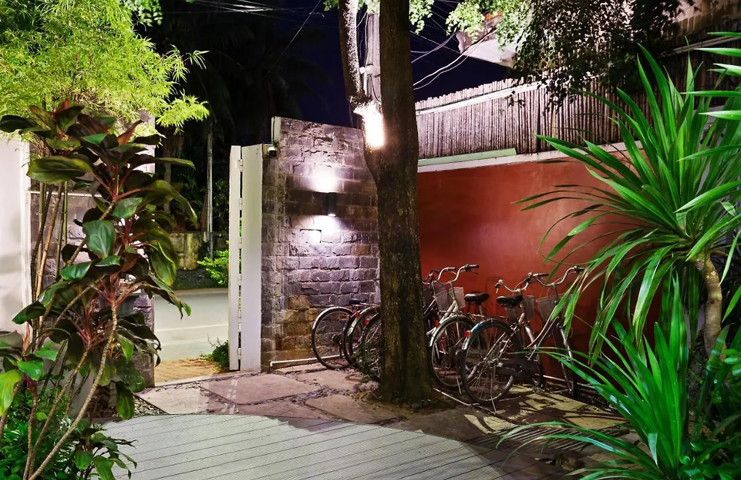 Hotel Five.S-1