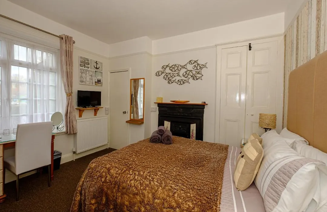 Robertsbrook Guest House-1