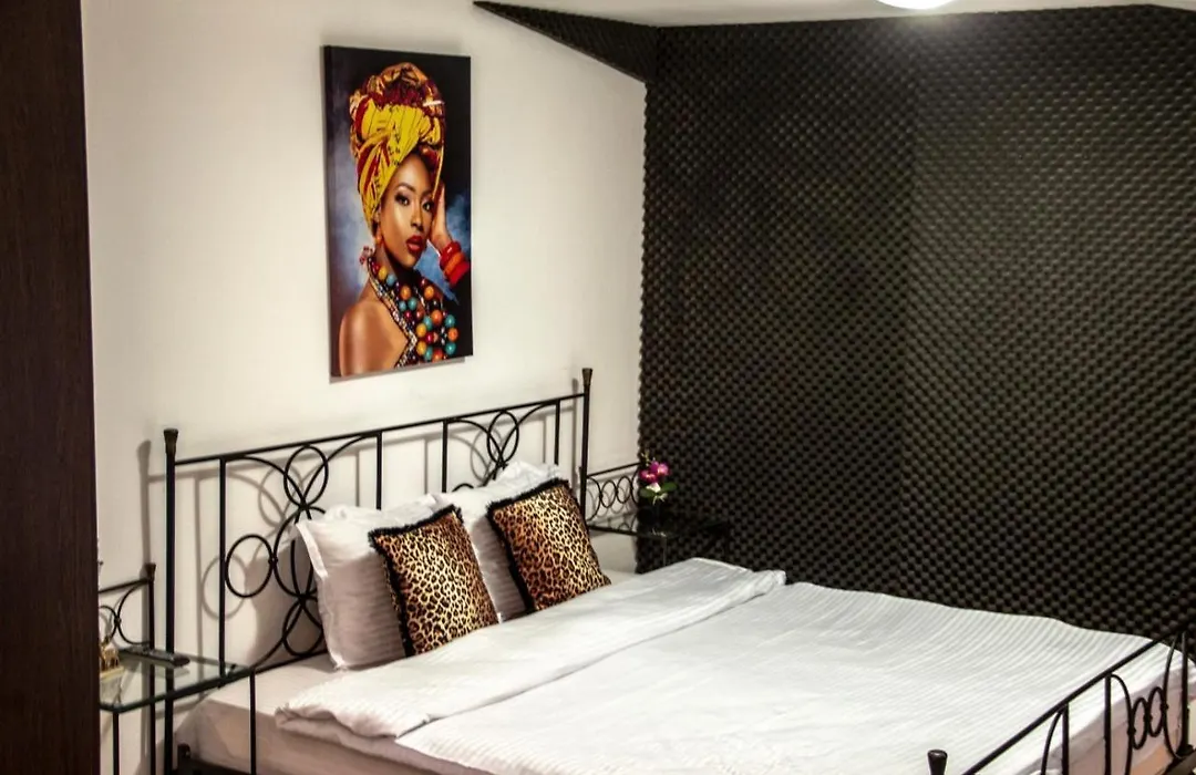 Happy Accomodation-1