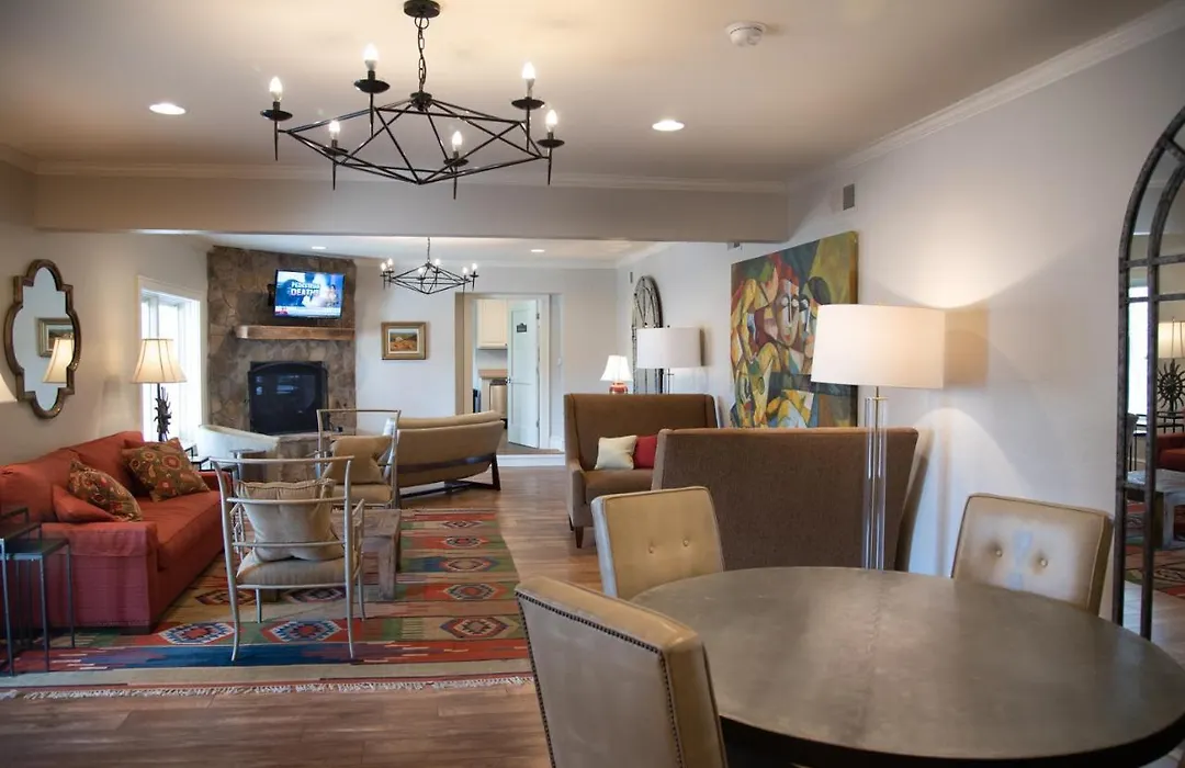 200 Main By Old Edwards Hospitality-1