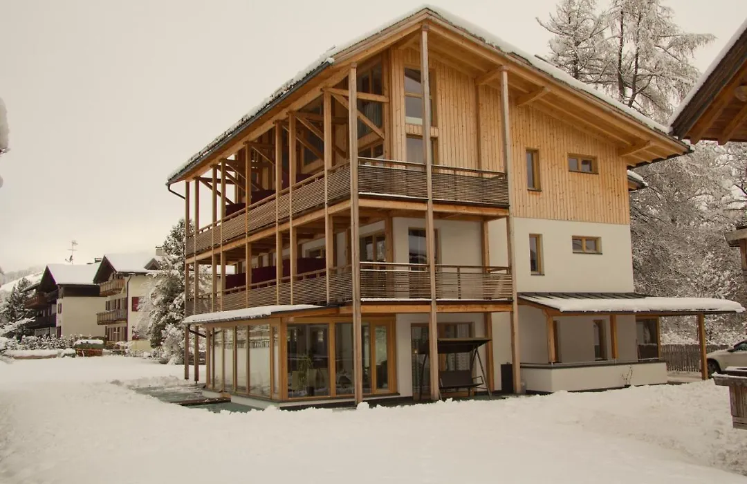 Garni - Hotel Am Burghuegel-1