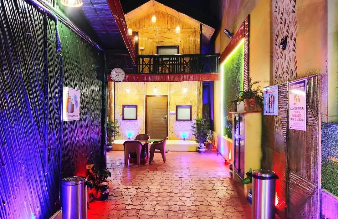 Hotel Bamboo Castle-1