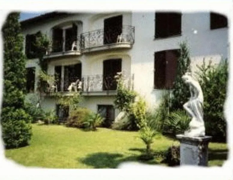 La Comanella-1