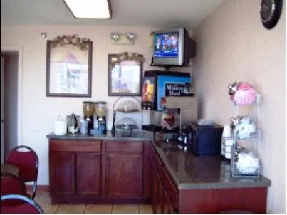Super 8 By Wyndham Oklahoma Fairgrounds-1