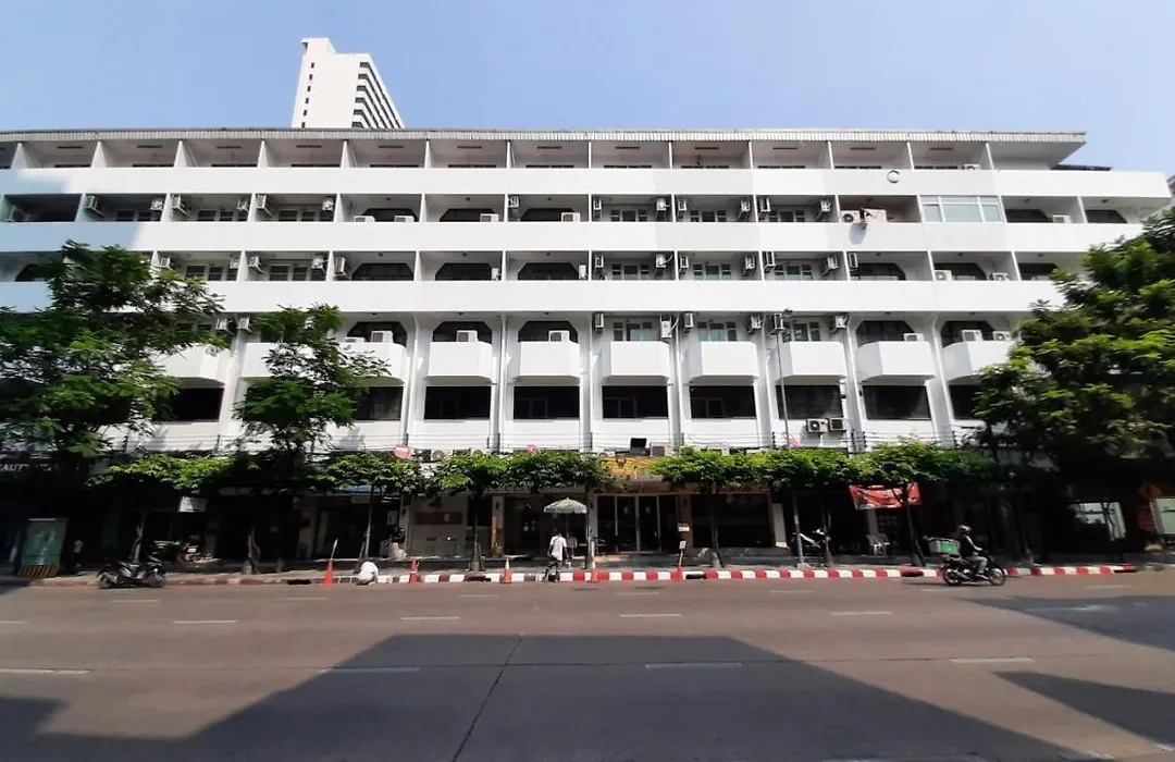 City Plaza Nana Hotel-1