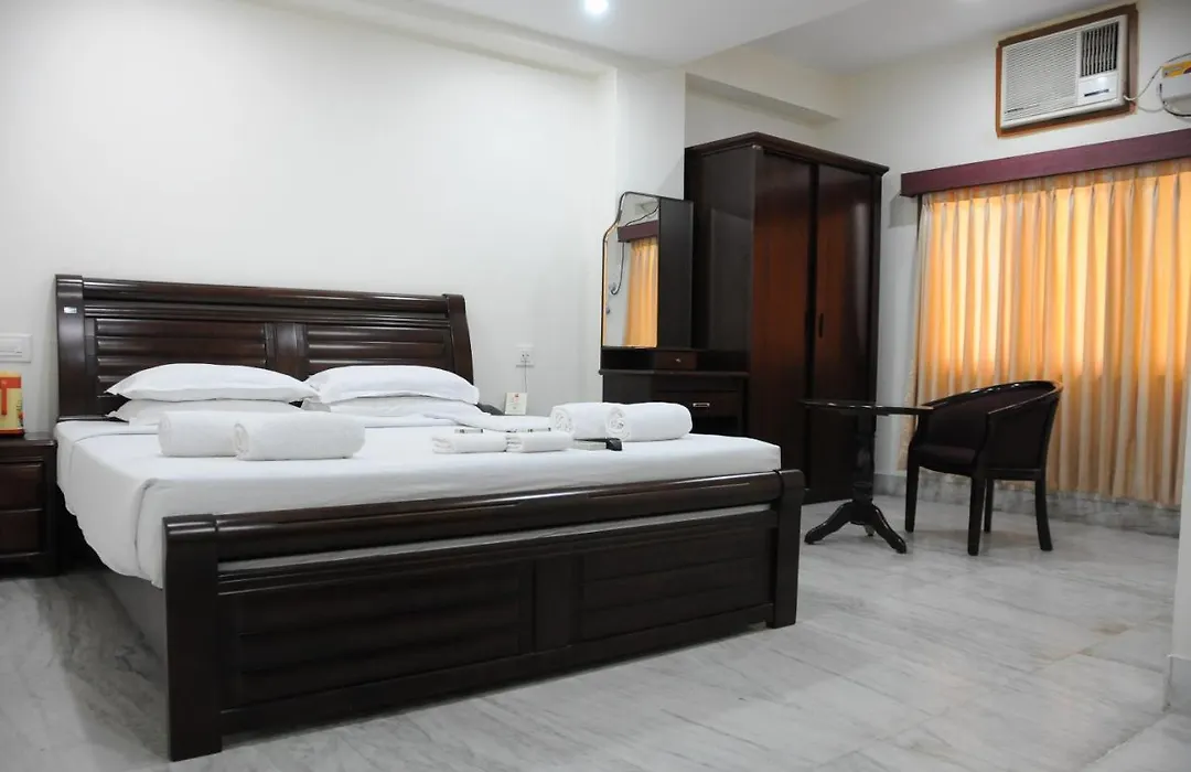 Lloyds Serviced Apartments, Near Music Academy-1
