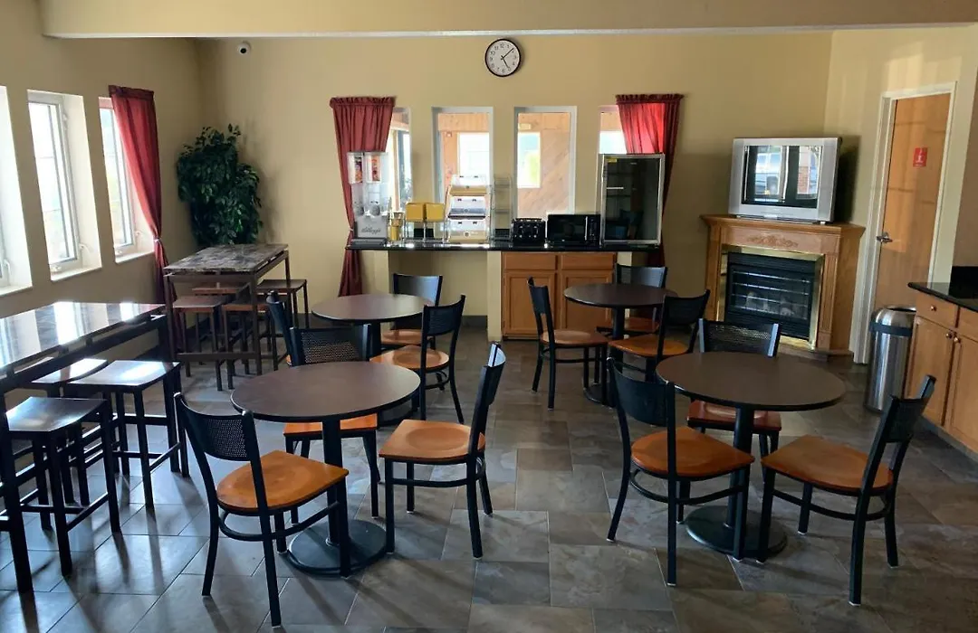 Days Inn By Wyndham Ottumwa-1