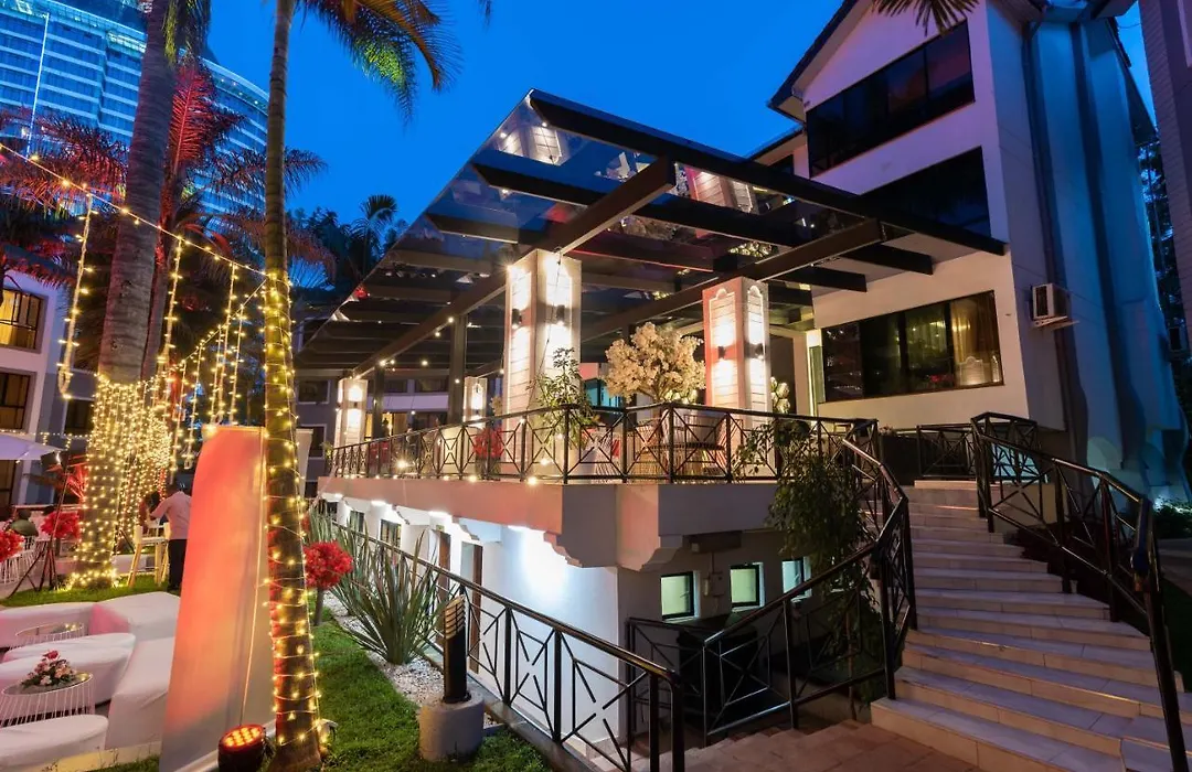 Cysuites Apartment Hotel-1