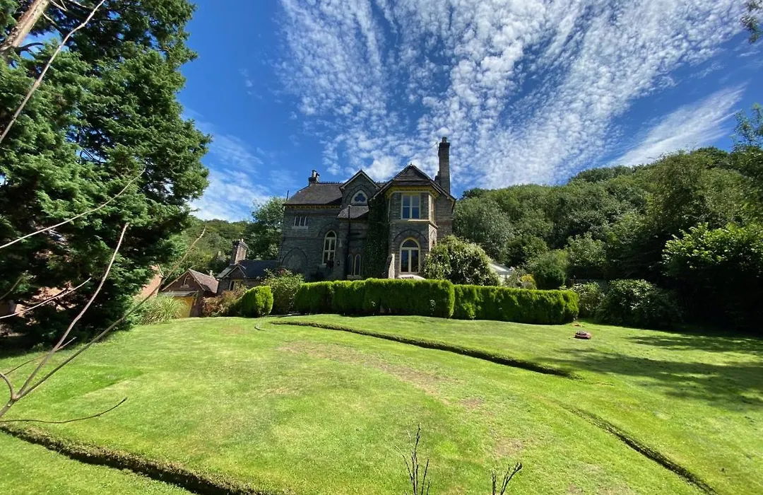 Coalbrookdale Villa-1