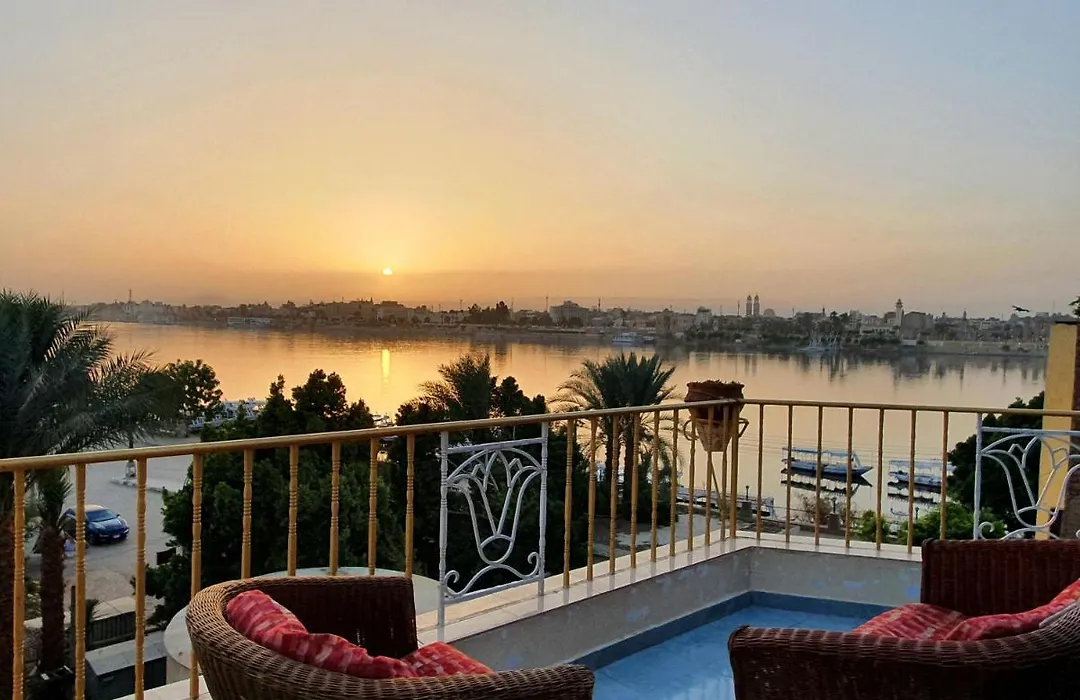 Spring Hotel Luxor-1
