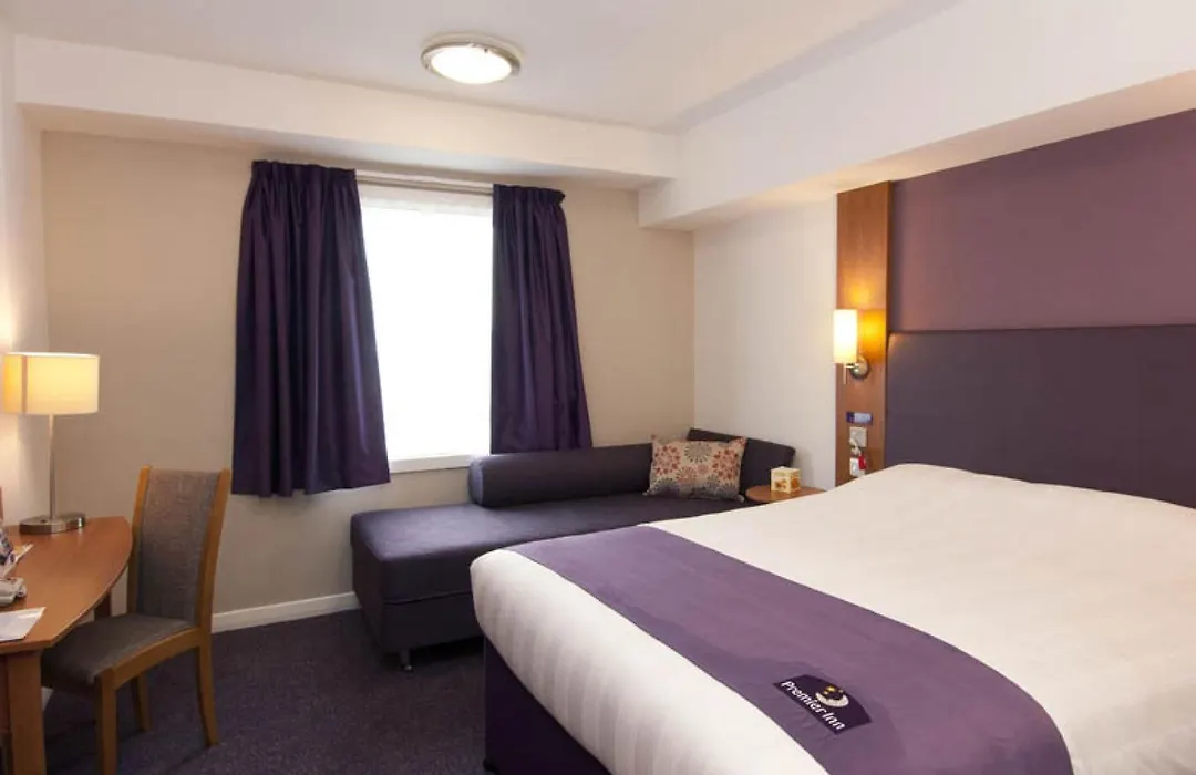 Premier Inn London Gatwick Airport A23-1