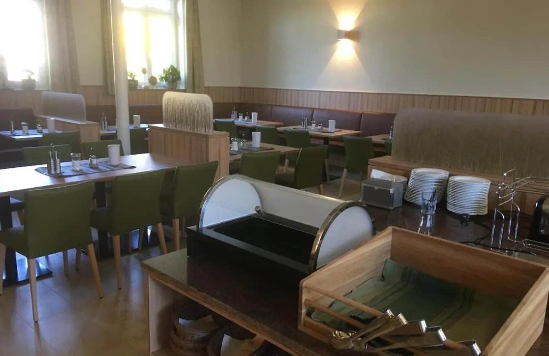 Hotel Goldener Loewe-1