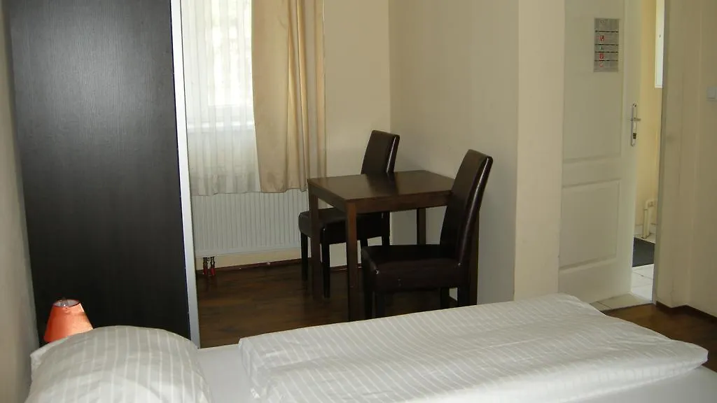 Pension Schottentor-1