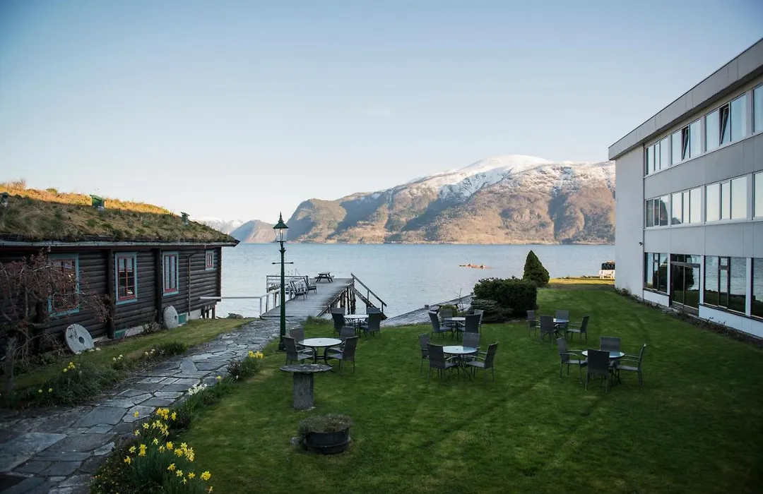 Leikanger Fjordhotel - Unike Hoteller-1