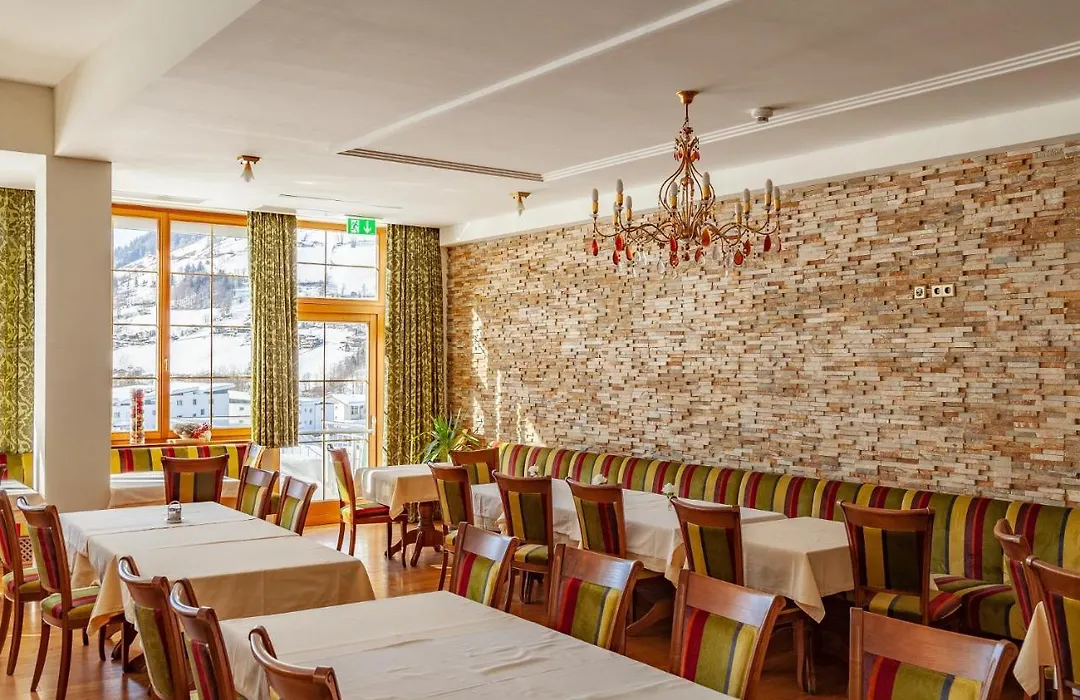 Hotel Harfenwirt-1