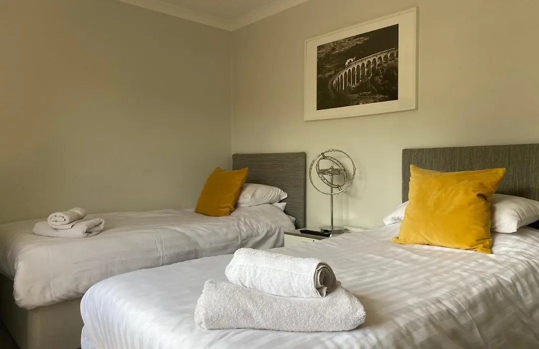 Braemar House-1