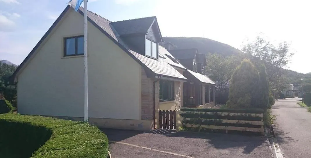 Braemar House-1