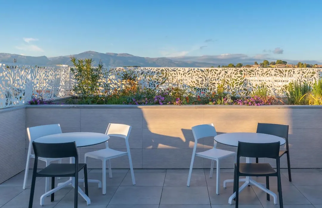 Lagrange Apart'Hotel Antibes Olympie-1