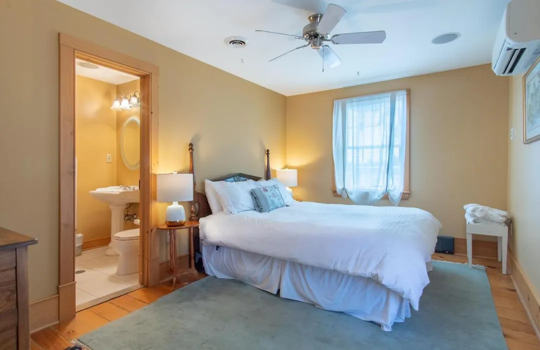 Emilyville Inn-1