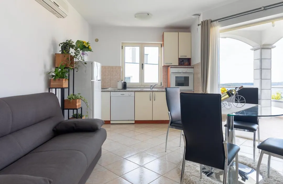 Apartments Jakic 1-1