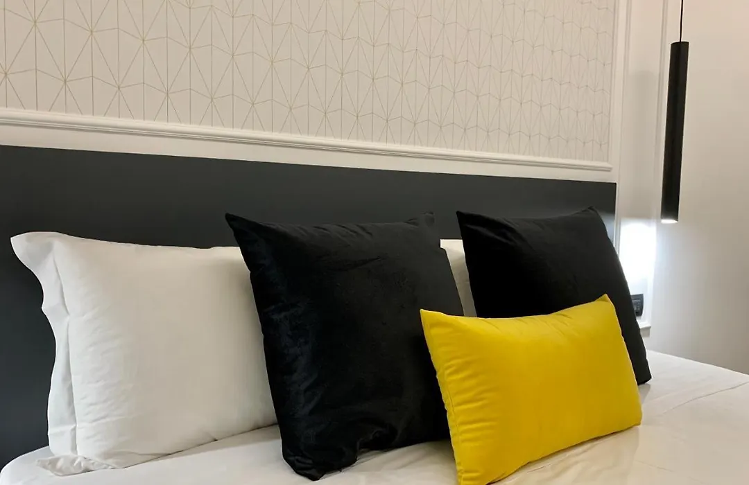 Toledo Boutique Rooms-1