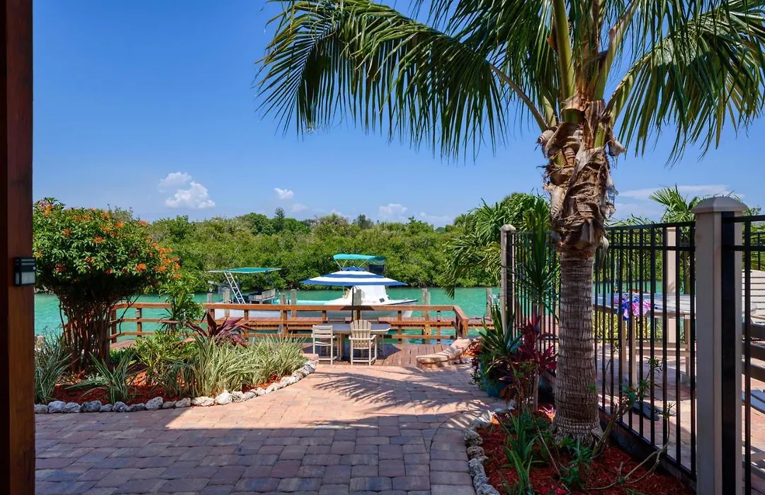 Suntan Terrace-1