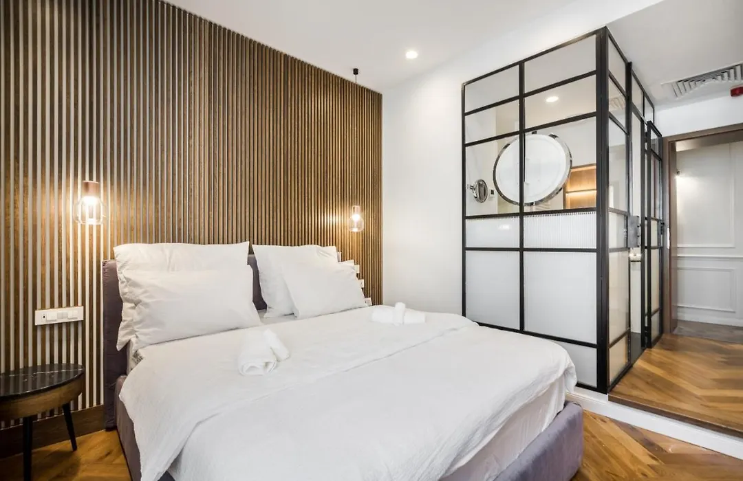 Budapest Eye- Boutique Suites, By Bqa-1