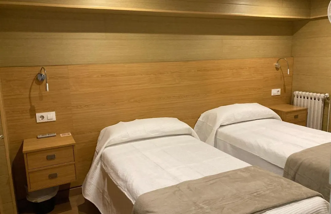 Hostal Crisol X Liste Station-1