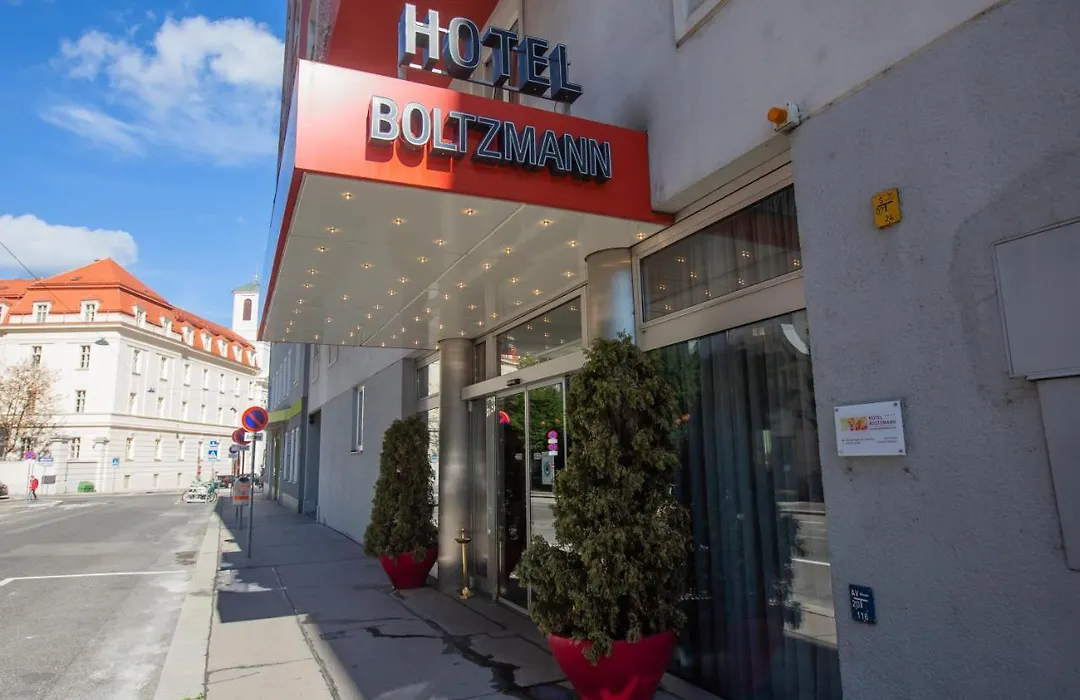 Hotel Boltzmann-1