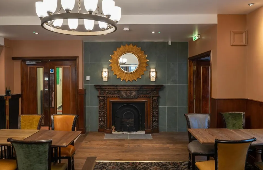 The Kings Head Inn Wetherspoon-1